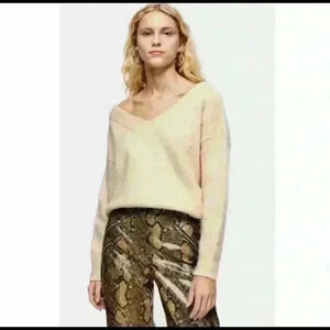 Topshop Bardot Oat Knit V-Neck Long Sleeve Sweater